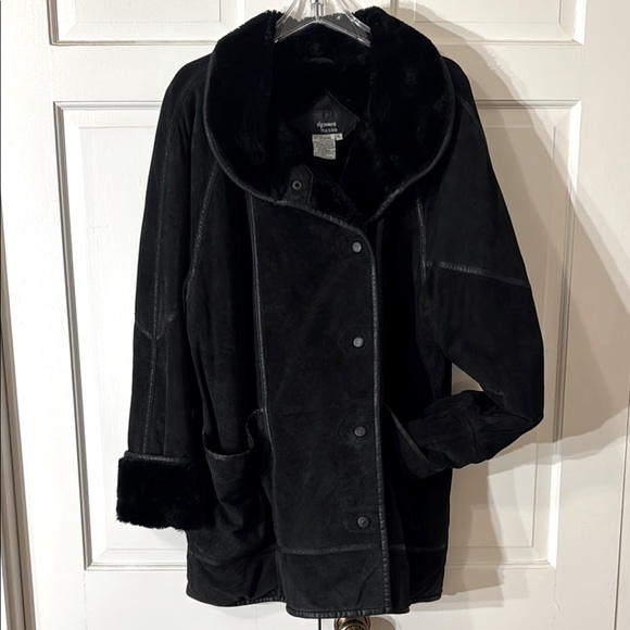 dennis basso Jackets & Blazers - Vintage Dennis Basso Black Suede and Faux Fur Cozy Coat (Dry Cleaned)